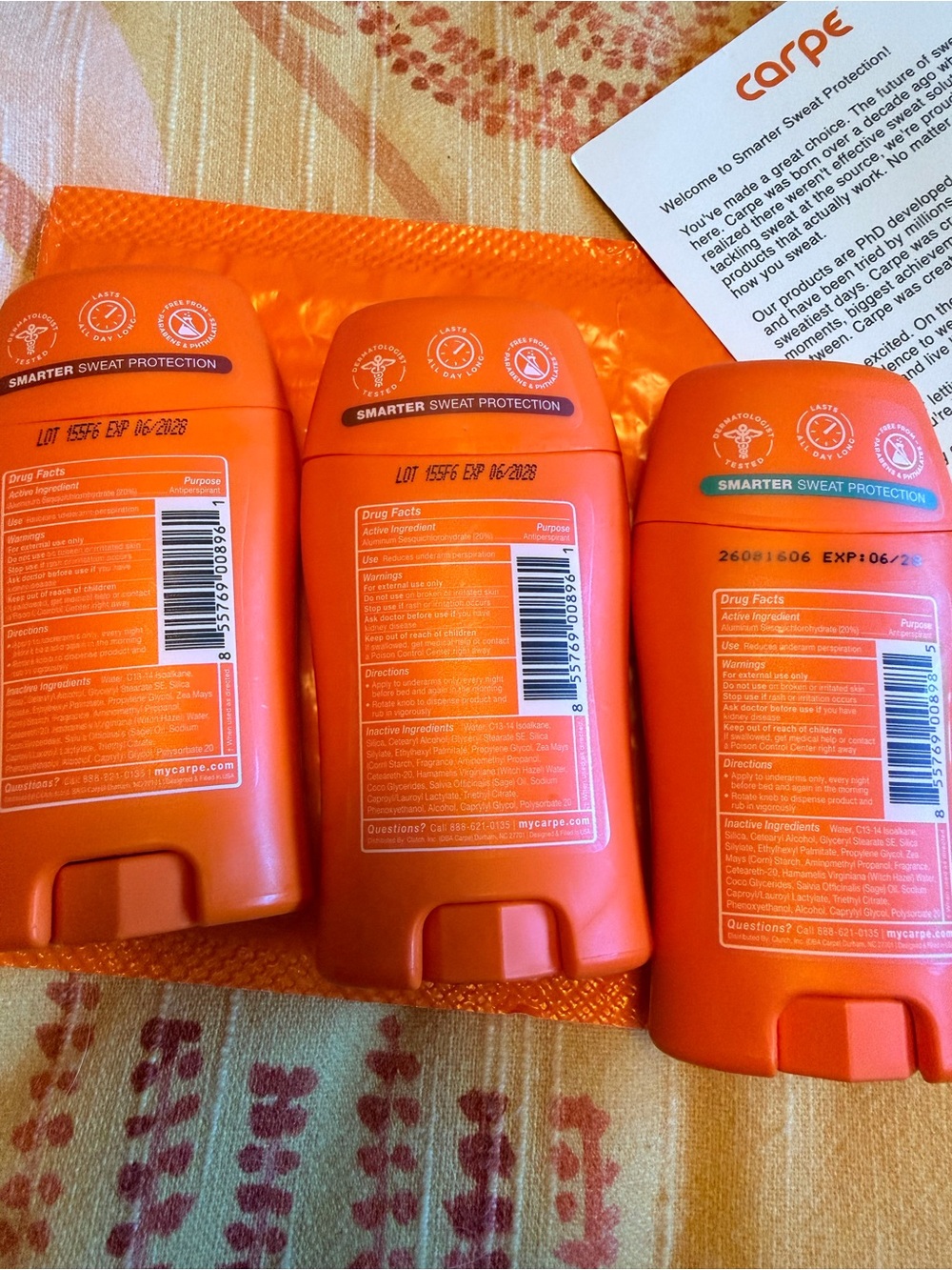 Carpe Antiperspirant Deodorant Trio 2 âBergamot & Oudâ & 1 âClean Sportâ đ
- Picture 2 of 3